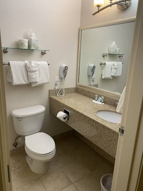 A Riverside Inn Travelodge by Wyndham photo 3
