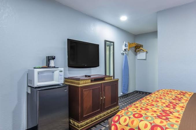 Knights Inn & Suites Salem, IN photo 3