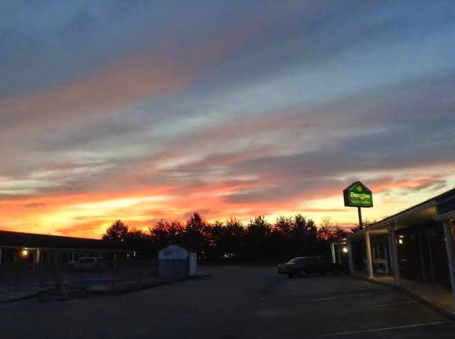 Douglas Inn & Suites - A Great Place to Stay in Blue Ridge photo 3