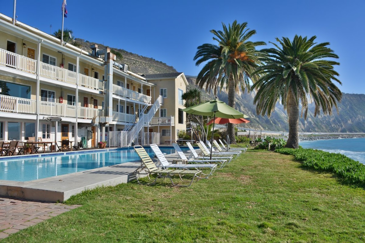 Cliff House Inn On the Ocean
