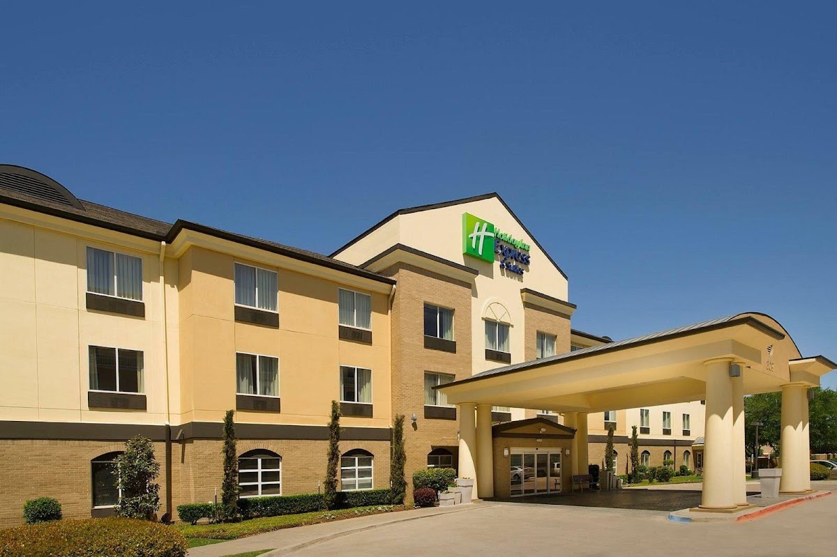 Holiday Inn Express & Suites DFW Airport - Grapevine by IHG