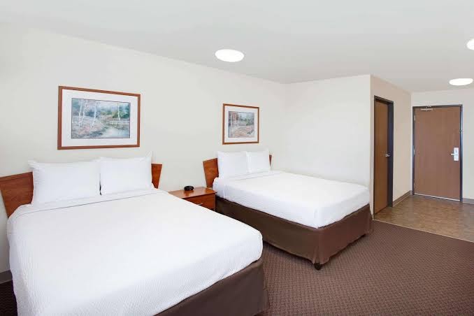 WoodSpring Suites Conroe photo 2