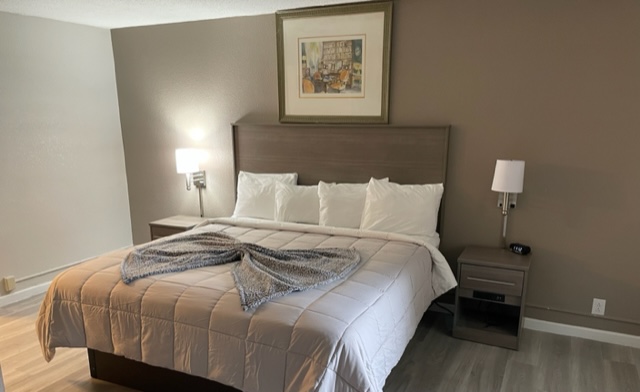 Whaler Inn and Suites photo 2