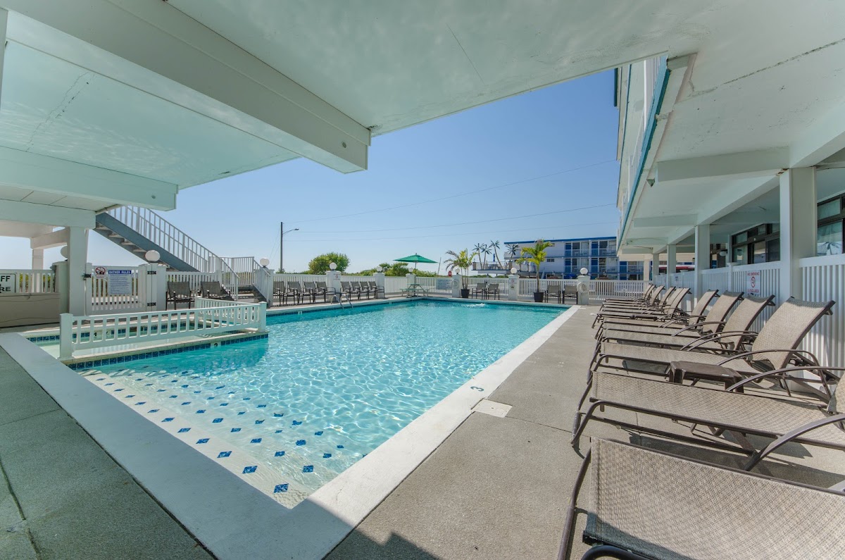 Water's Edge Ocean Resort photo 3