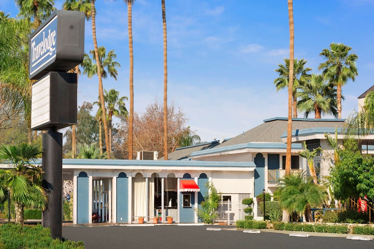 Travelodge by Wyndham Bakersfield