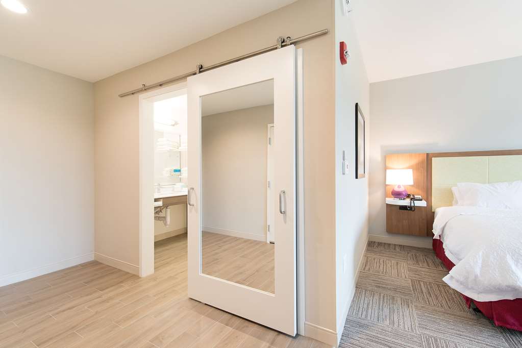 Hampton Inn & Suites Fayetteville photo 2
