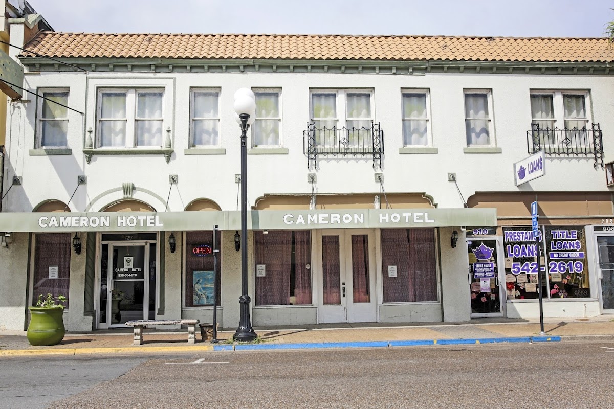 OYO Historic Cameron Hotel Brownsville I-69E