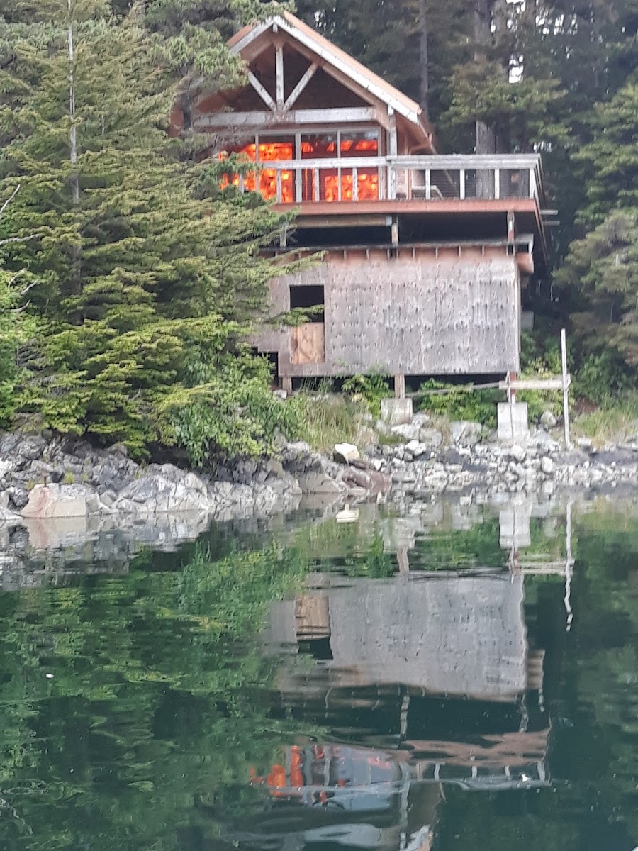Dove Island Lodge