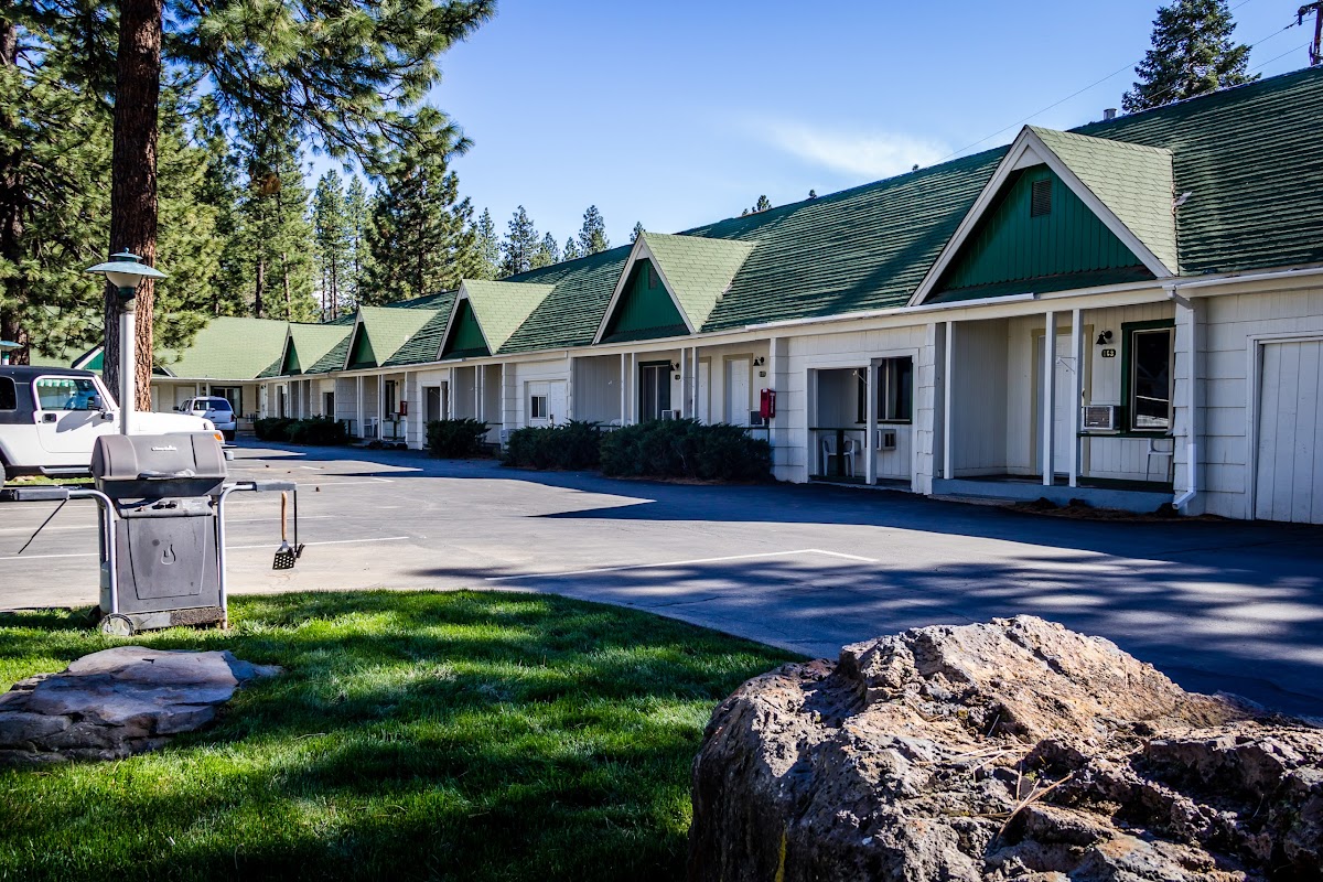 Green Gables Motel & Suites
