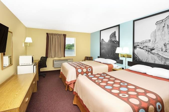 hotel8 photo 2