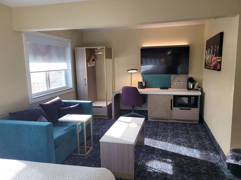Best Western Plus Altoona Inn photo 3