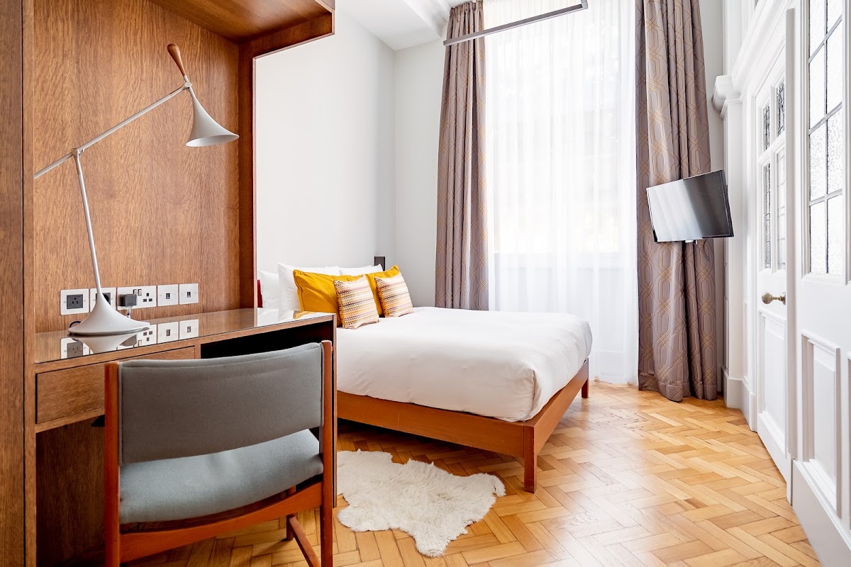 Town Hall Hotel & Apartments photo 2