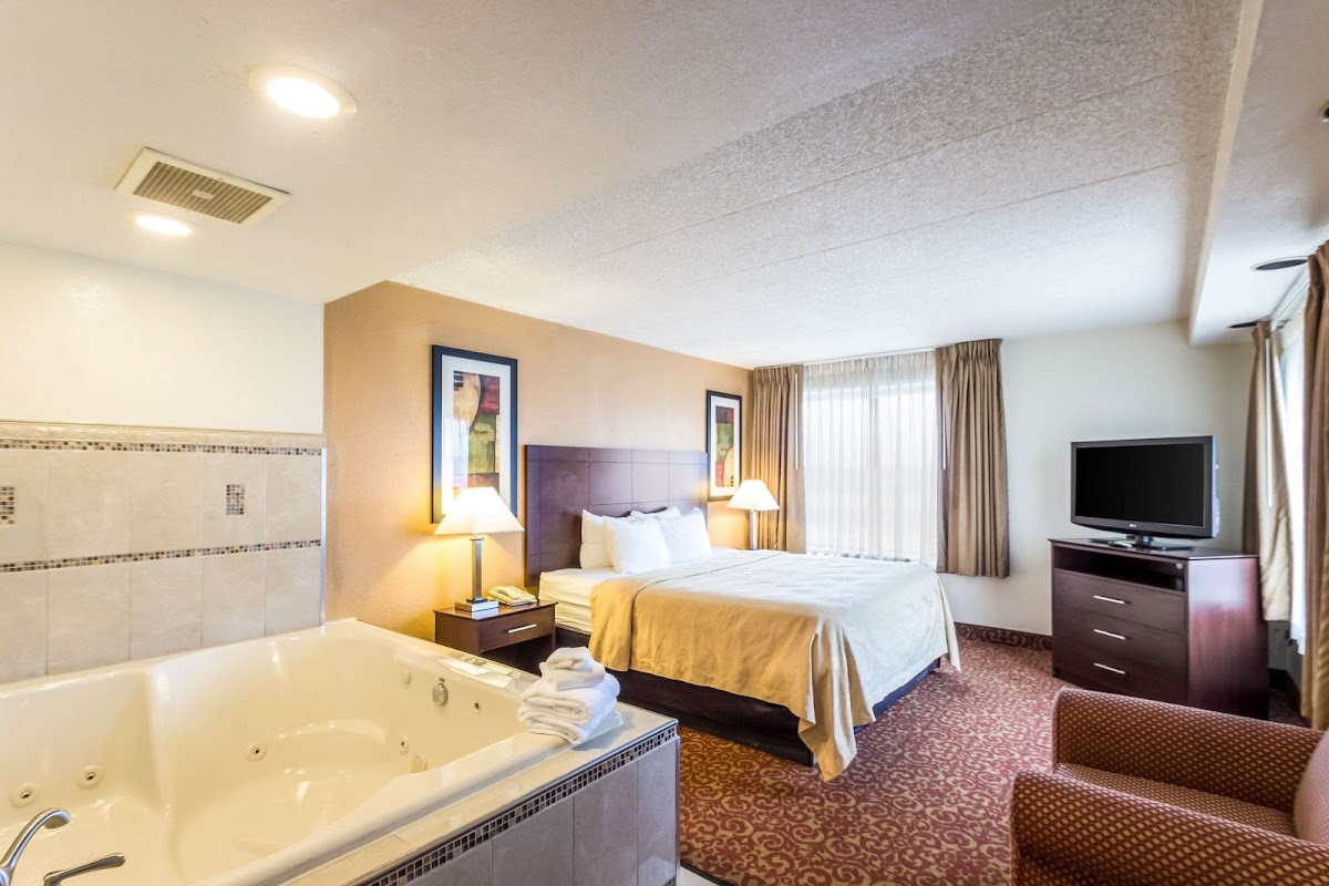 Quality Suites Milwaukee Airport photo 2