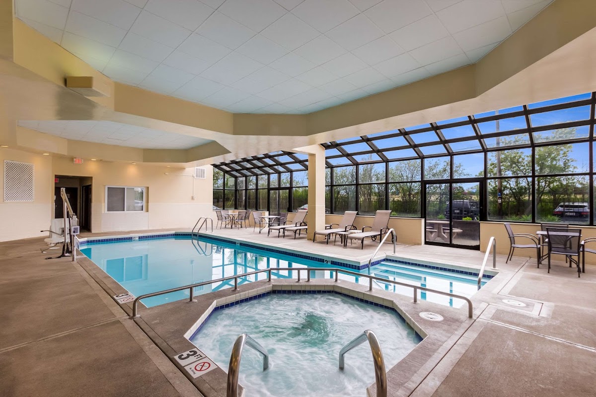 Quality Suites Milwaukee Airport photo 3