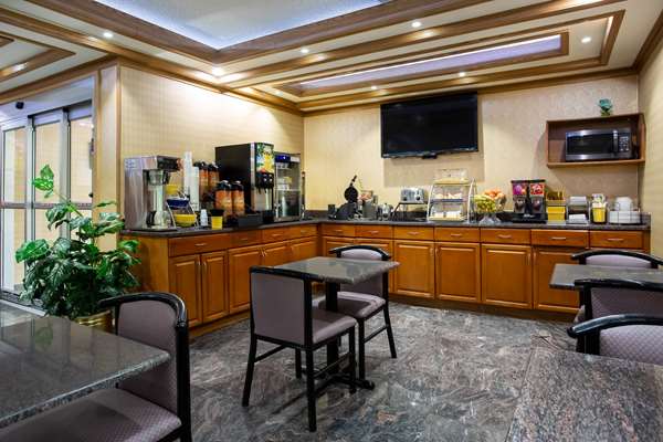 Days Inn by Wyndham Runnemede Philadelphia Area photo 3