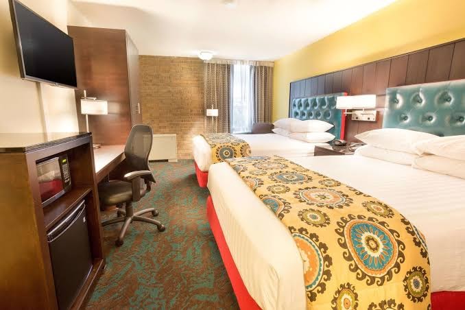 Heritage Inn & Suites San Antonio Airport Trademark Wyndham photo 2