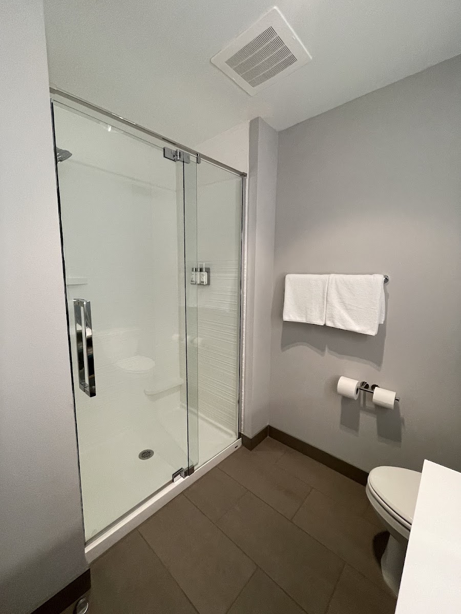 avid hotels - Tuscaloosa - University Area, an IHG Hotel photo 2