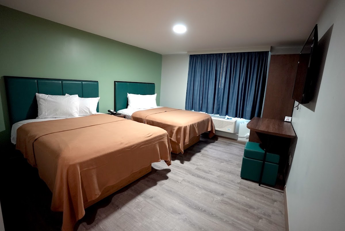 Hotel liberty inn & suites photo 2