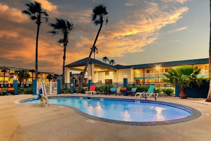 Captain's Quarters Inn