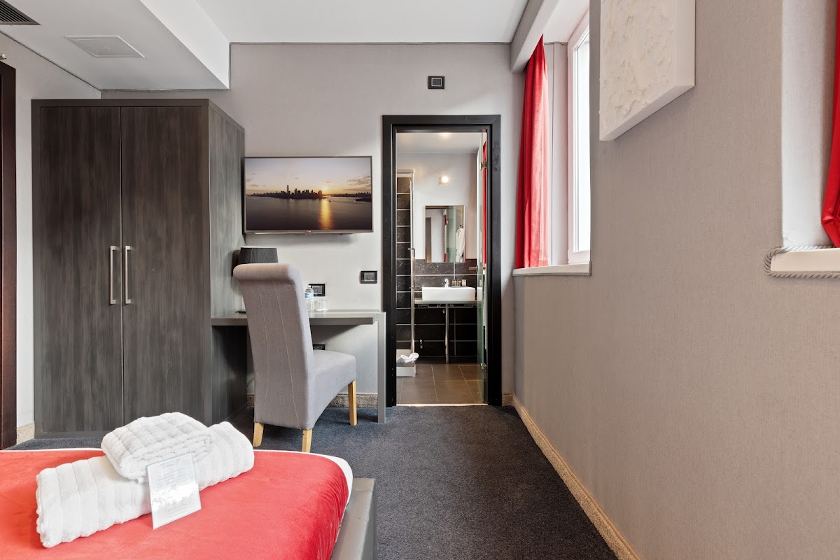 The Bryson Hotel photo 3