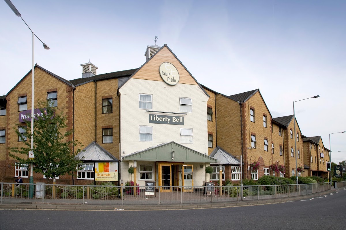 Premier Inn Romford Central (Mercury Gardens) hotel