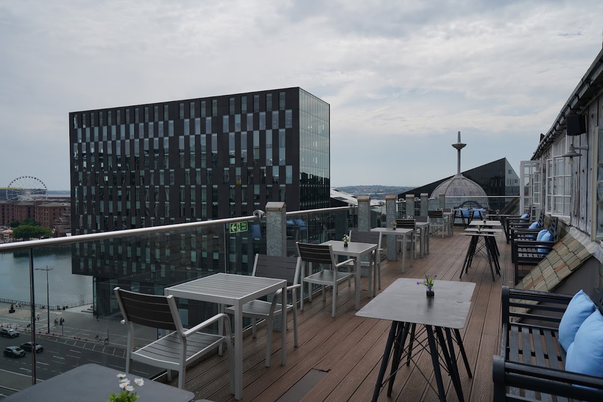 The White Star Line Hotel