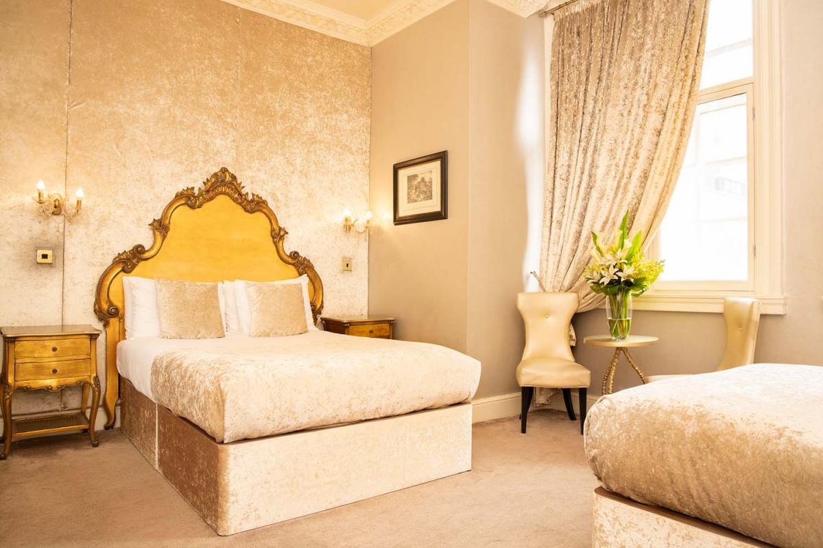 The White Star Line Hotel photo 2