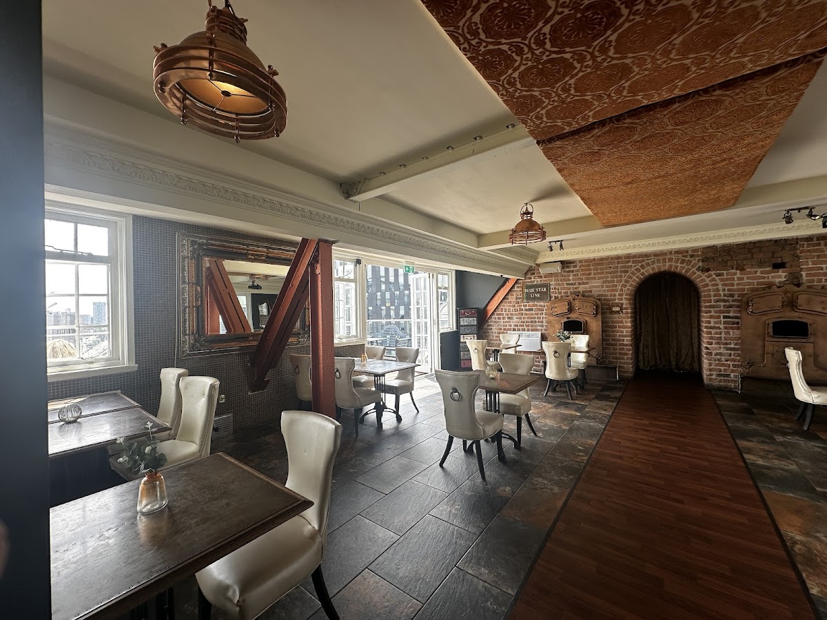 The White Star Line Hotel photo 3