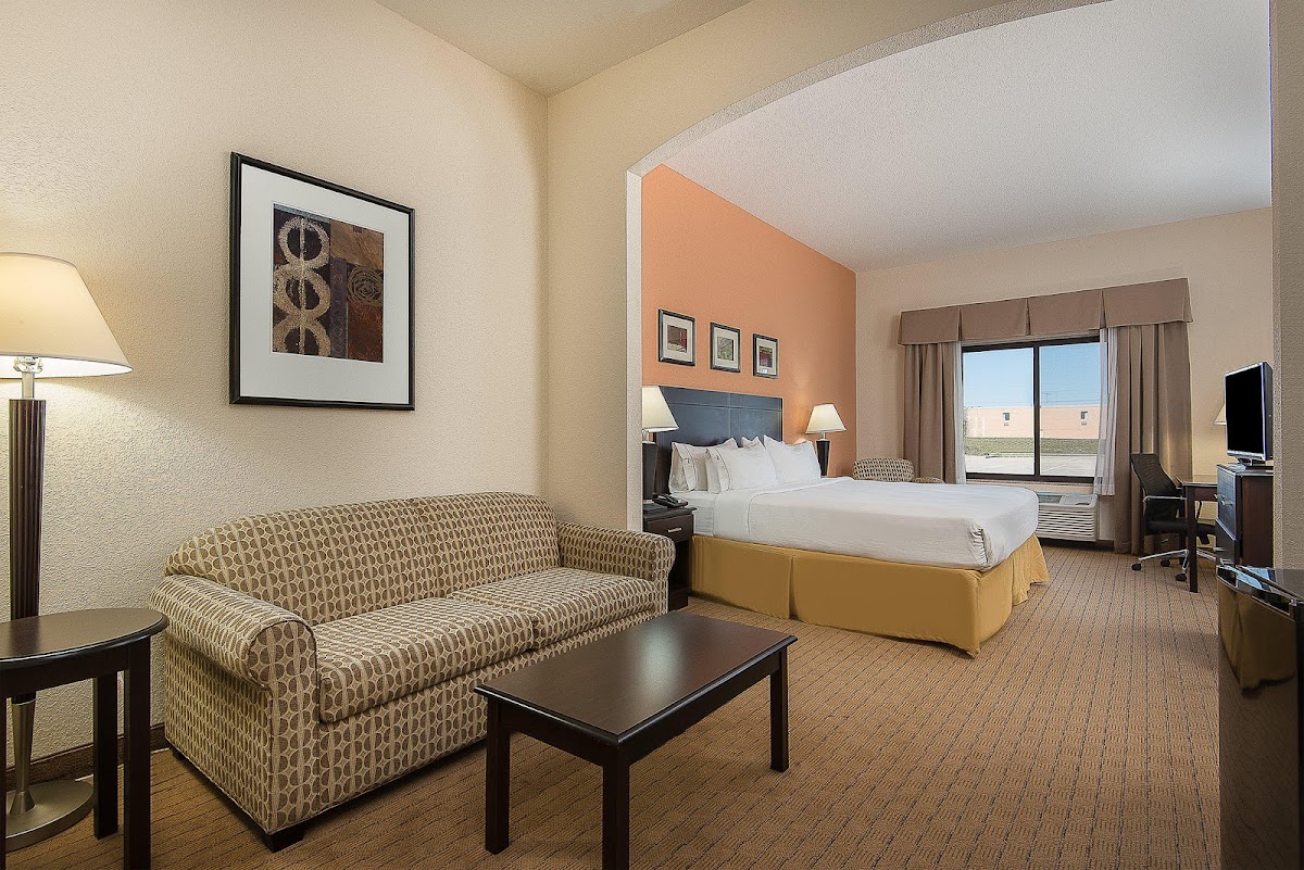 Holiday Inn Express & Suites Lafayette East by IHG photo 2