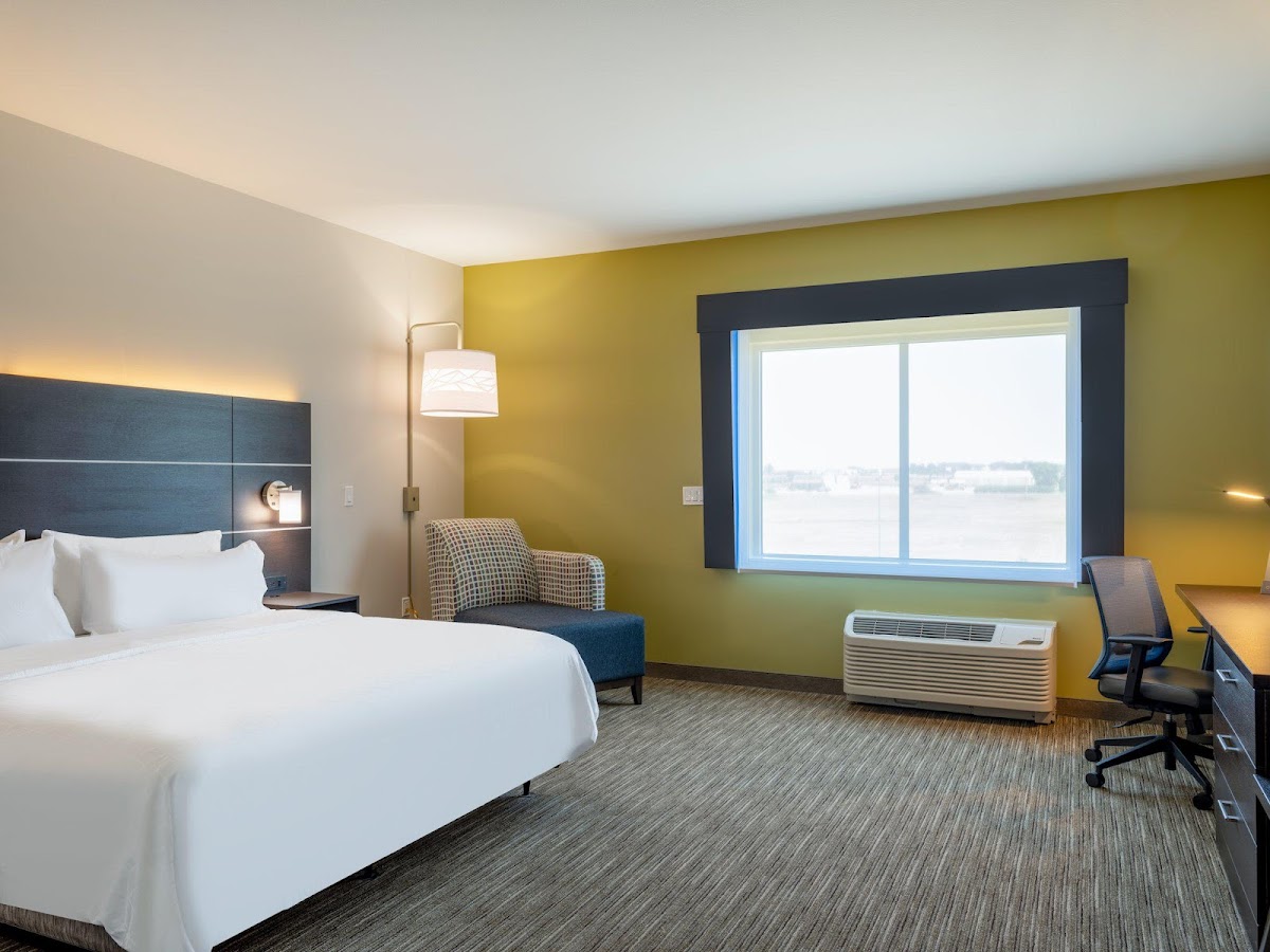 Holiday Inn Express & Suites Watertown by IHG photo 2