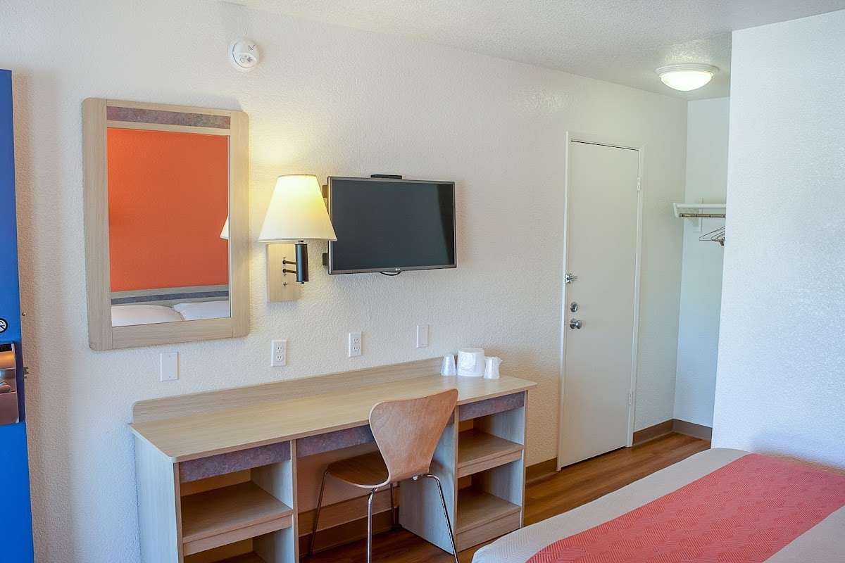Motel 6 Ukiah, CA photo 2