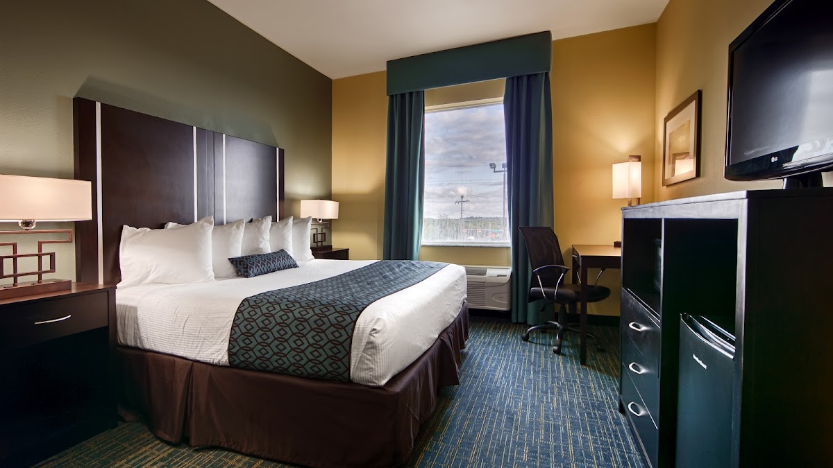 Best Western Plus Carrizo Springs Inn & Suites photo 2