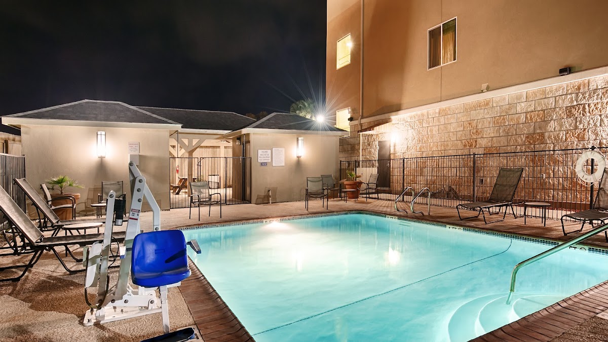 Best Western Plus Carrizo Springs Inn & Suites photo 3