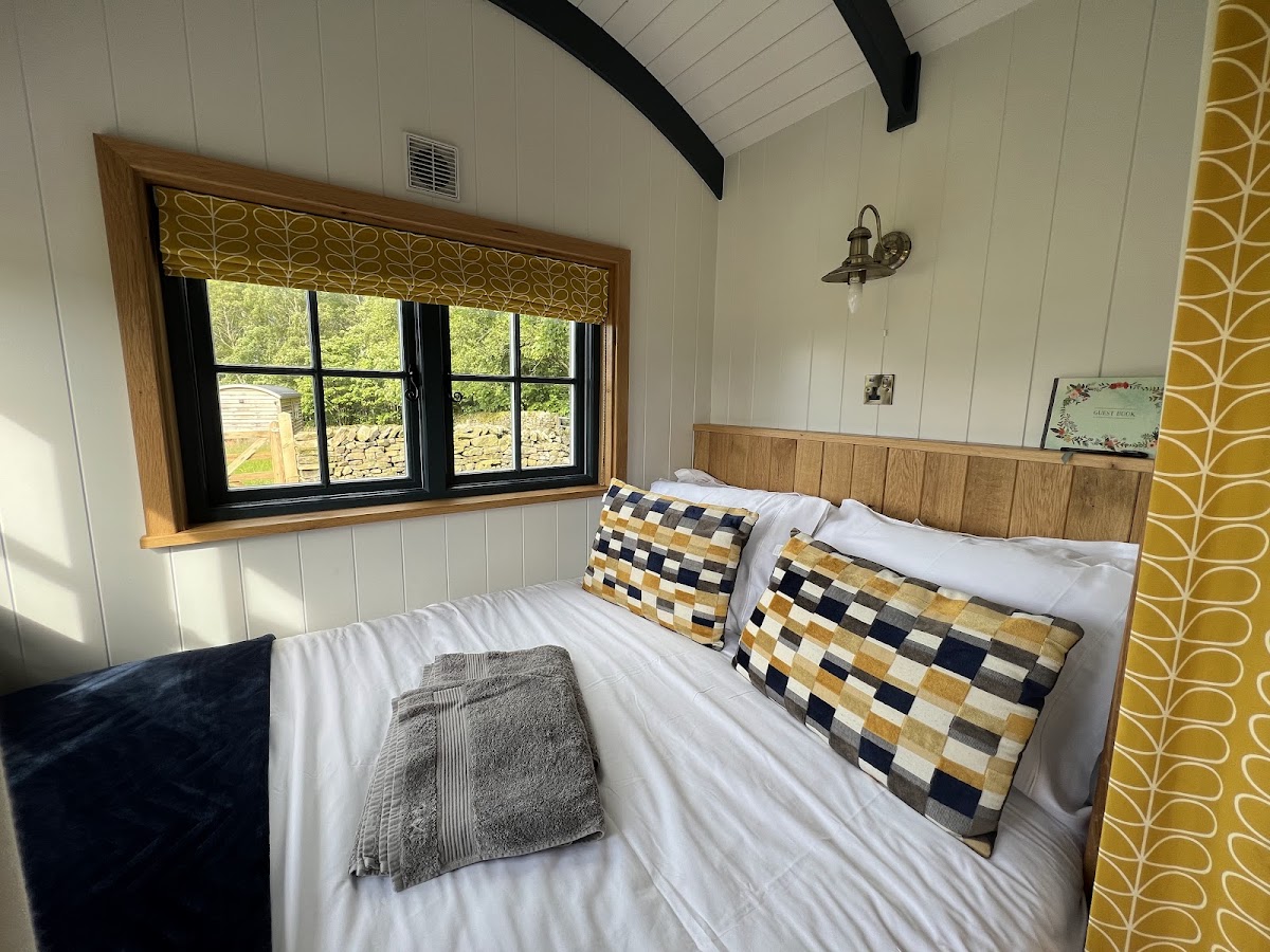 Hollow Gill Huts photo 2