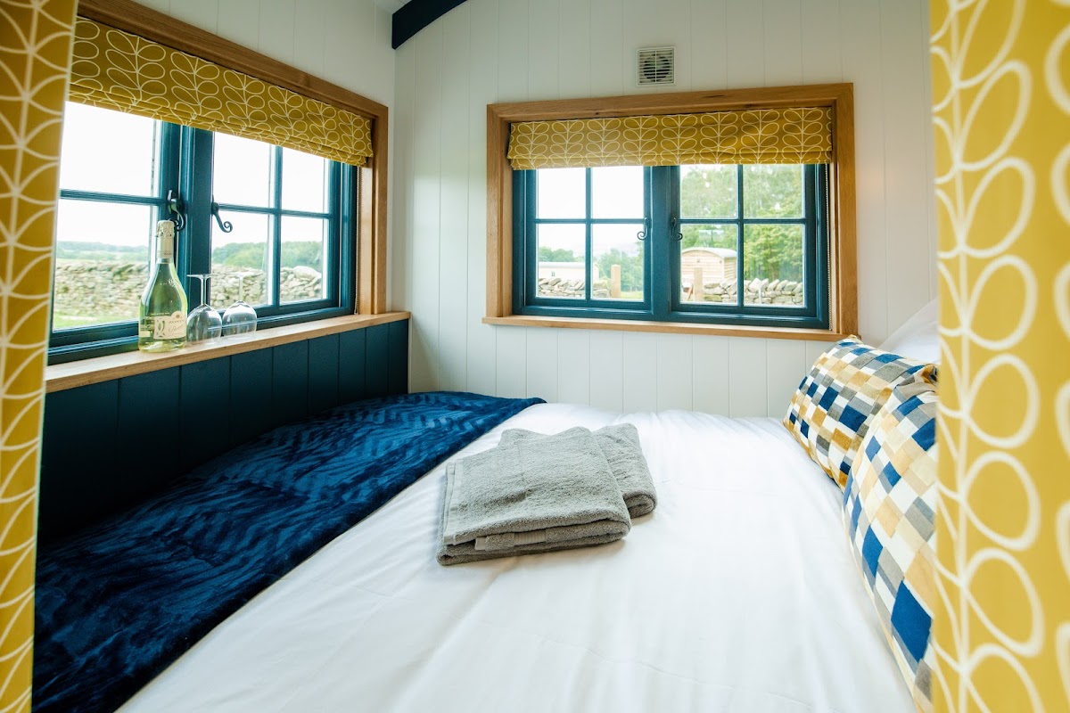 Hollow Gill Huts photo 3