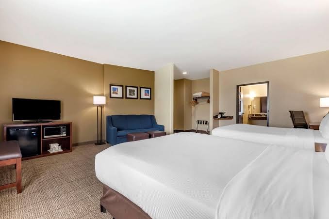 Comfort Suites West Dallas - Cockrell Hill photo 2