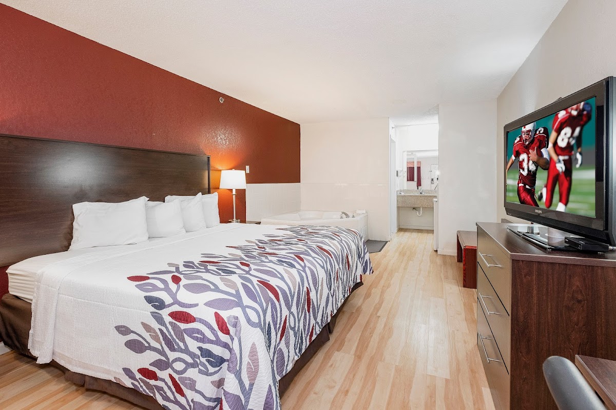Red Roof Inn & Suites Rome photo 2