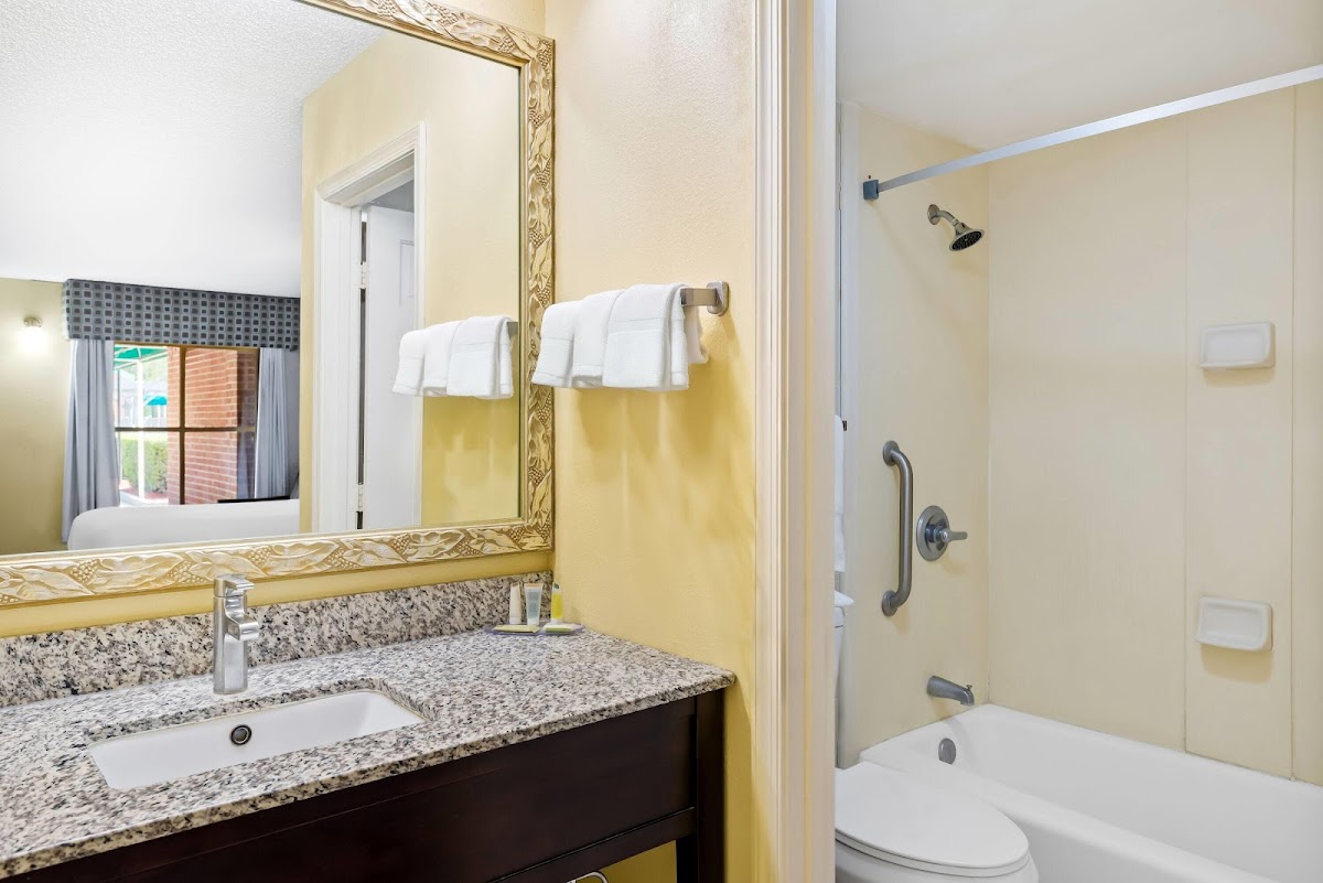 Days Inn by Wyndham Petersburg/South Fort Lee photo 3