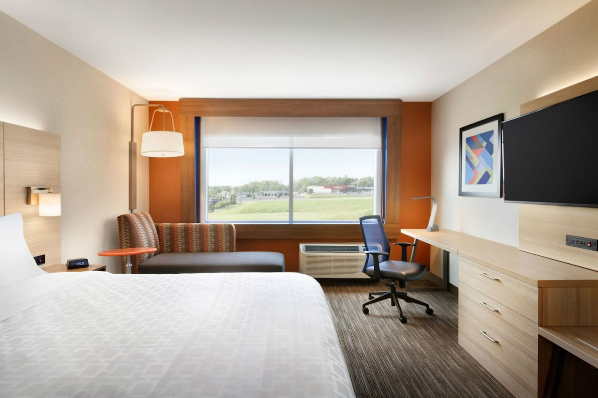 Holiday Inn Express & Suites Fort Wayne North by IHG