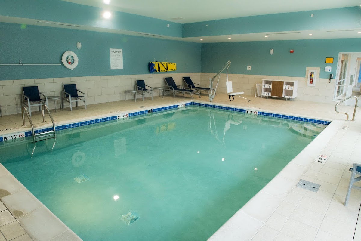 Holiday Inn Express & Suites Fort Wayne North by IHG photo 2