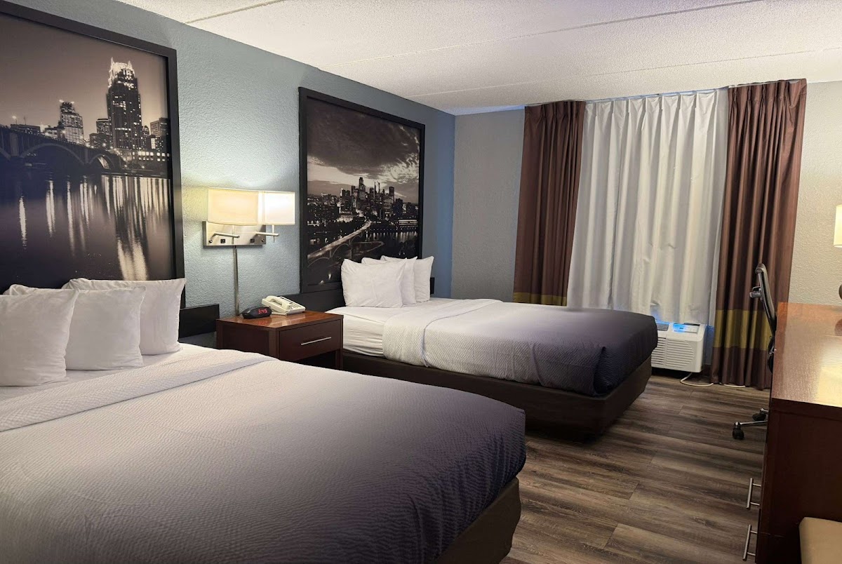 Super 8 by Wyndham Bloomington/Airport photo 2