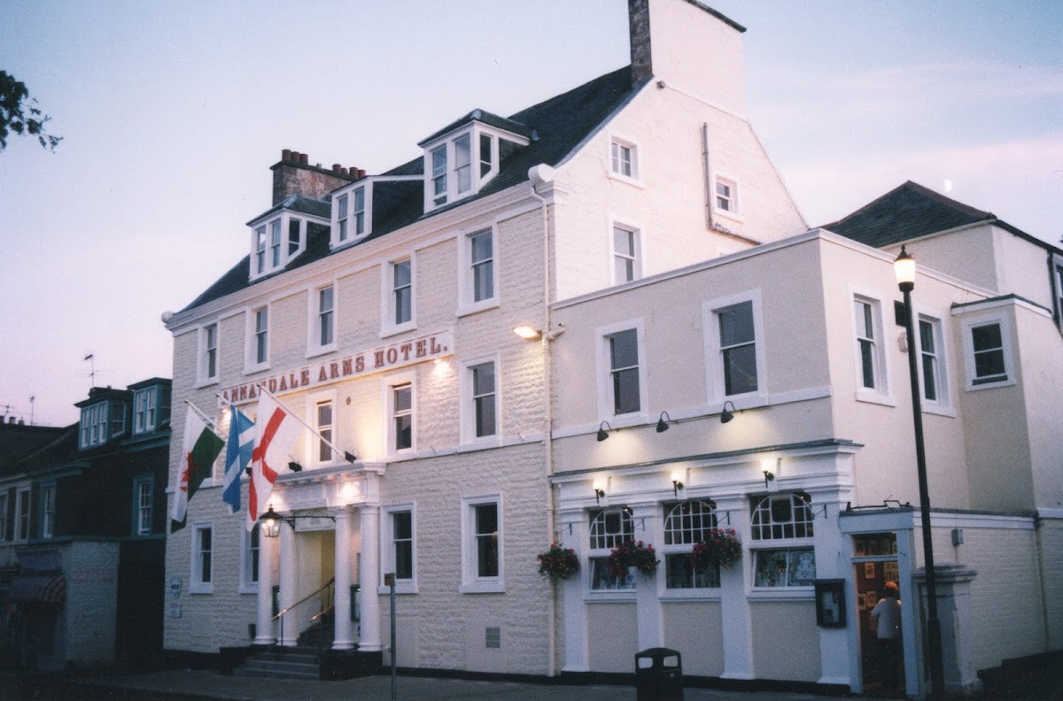 Annandale Arms Hotel and Restaurant