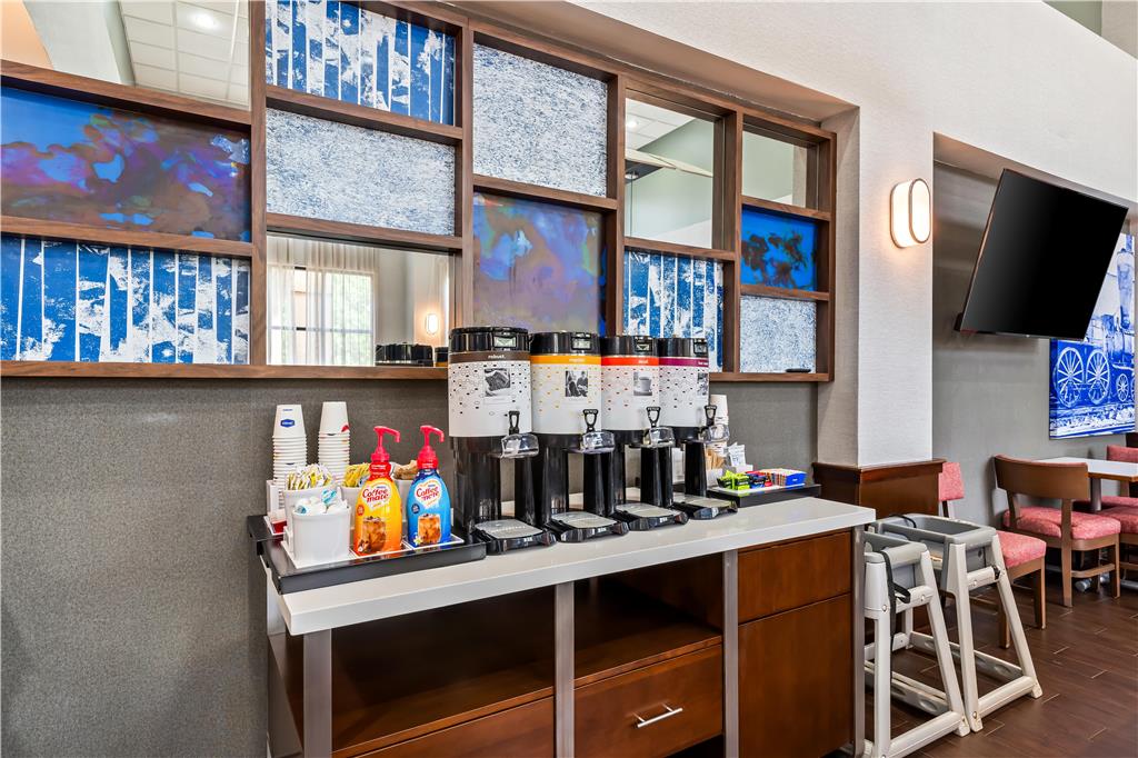 Hampton Inn & Suites Richmond/Virginia Center photo 2