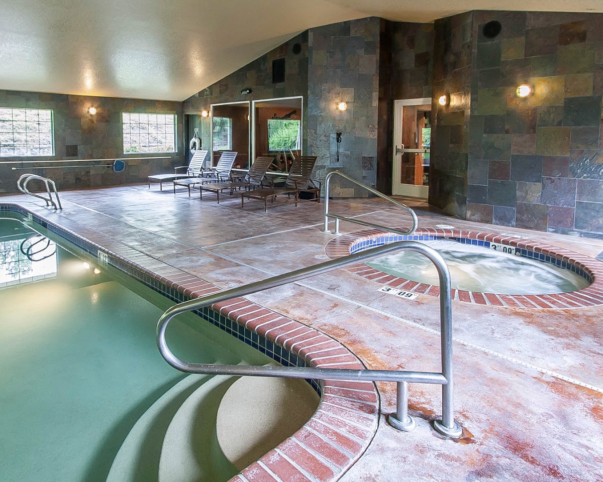 Comfort Inn & Suites Tualatin - Portland South photo 3