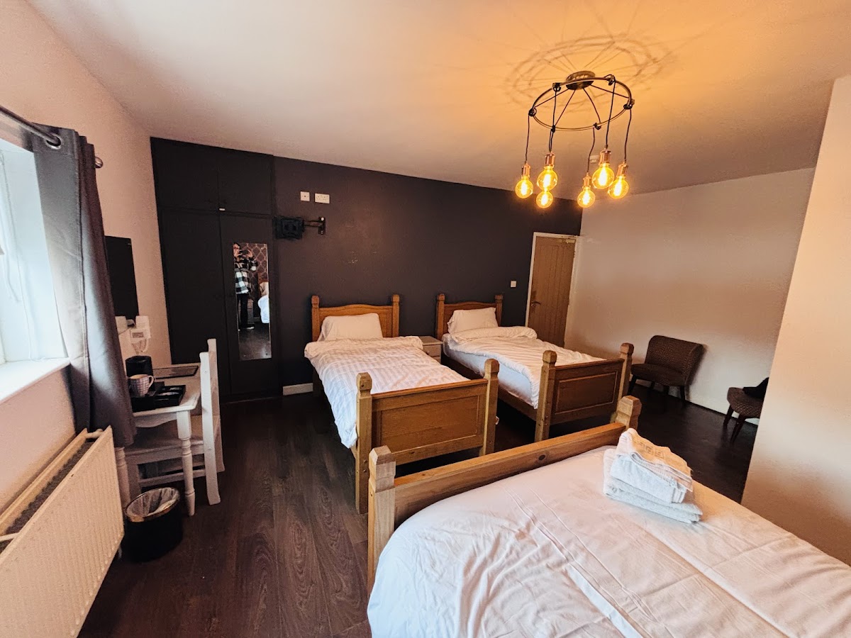 Norfolk Arms Hotel photo 2