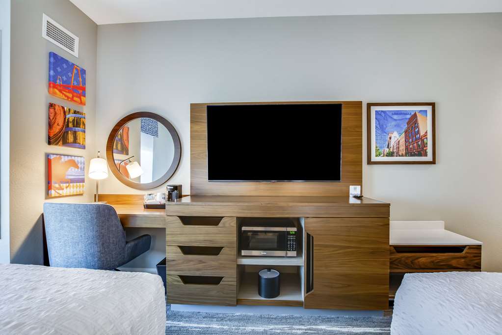 Hampton Inn & Suites by Hilton Louisville East Oxmoor photo 3