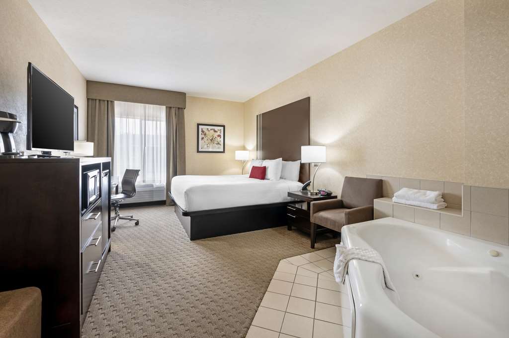 Best Western Plus Howe Inn photo 2