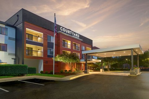 Courtyard by Marriott Frederick