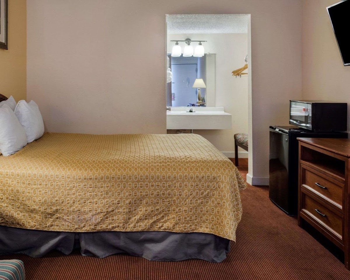 Rodeway Inn Colonial Heights I-95 photo 3