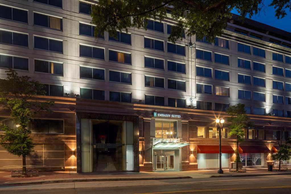 Embassy Suites by Hilton Washington DC Chevy Chase Pavilion photo 3